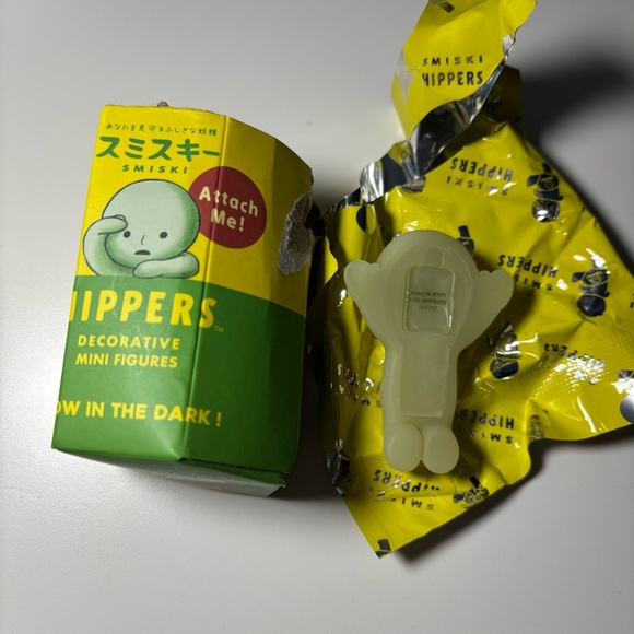 Smiski Hipper Upside Down - Picture 3 of 3